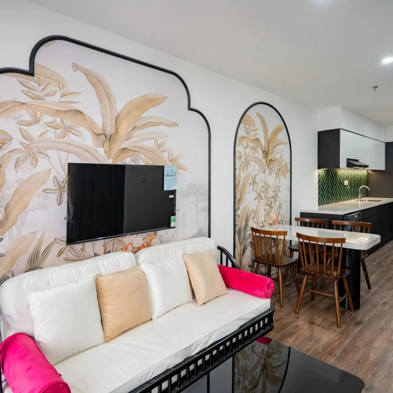 Mỗi căn hộ được thiết kế với đầy đủ tiện nghi. Các khu vực được bố trí tối ưu để tạo cảm giác thoáng đãng mà vẫn tối ưu được luồng giao thông trong nhà. 